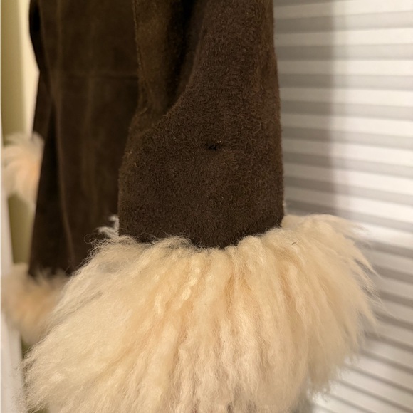Vintage Brown Suede Penny Lane Afghan Coat With Cream Shearling Fur Trim - Picture 6 of 8